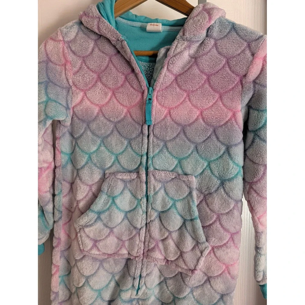 Cat & Jack Kids Plush Fleece Mermaid Scale Hooded Sleepsuit Rainbow L 10/12